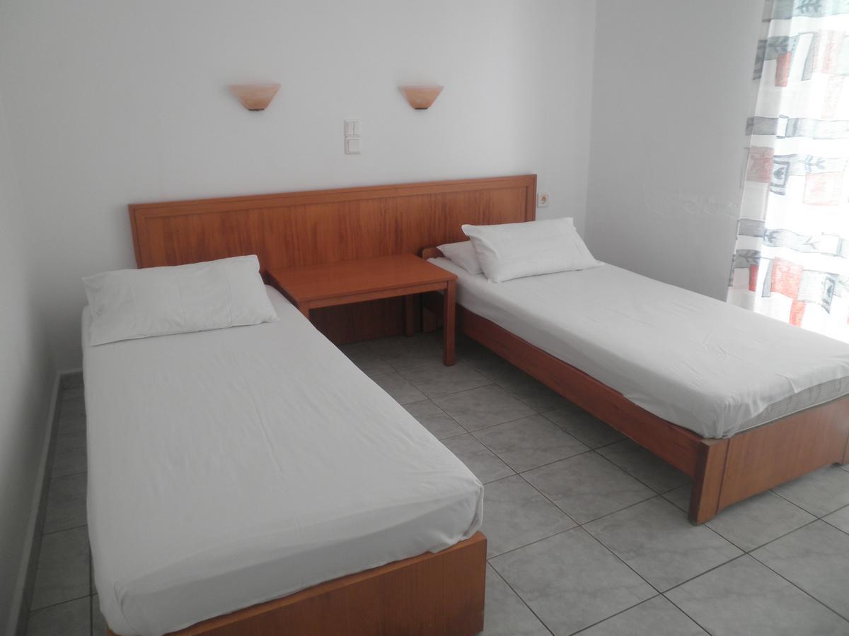 Haridimos Apartments 塔伦蒂斯 外观 照片