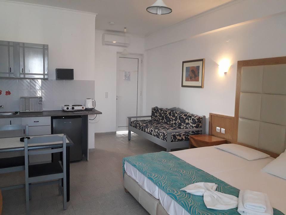 Haridimos Apartments 塔伦蒂斯 外观 照片